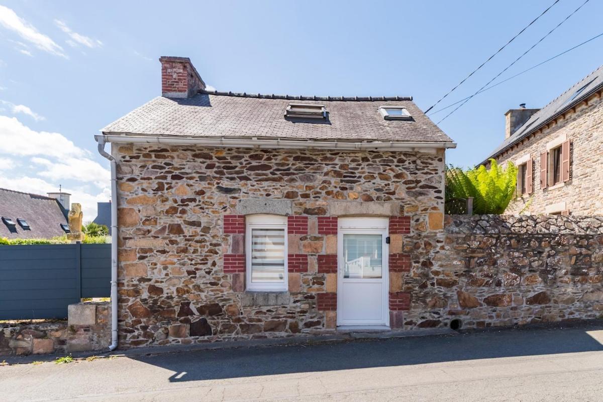 Jolie Maison En Pierre Vue Sur Mer A Ploubazlanec Esterno foto